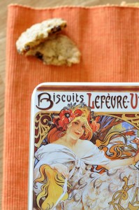 Owsiane ciasteczka z rodzynkami i czekoladą