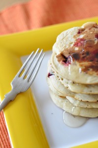 Klasyczne pancakes z borówkami