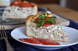 Tarta z cebulą (i szpinakiem) w sam raz na piknik