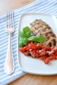 Grillowany kurczak z pikantną salsą