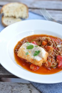 Dorsz z warzywami na soczewicy