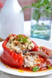 Papryki faszerowane w pomidorowym sosie