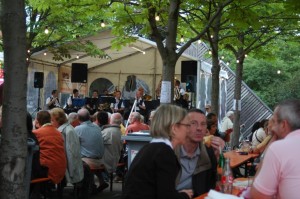 Siedzenie i jedzenie czyli o festynach, jedzeniu i sanepidzie