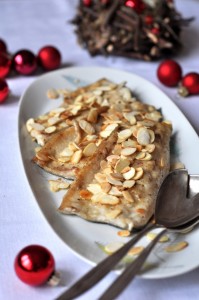 Potrawy wigilijne: pstrąg z prażonymi migdałami