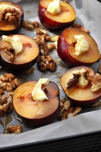 Śliwki zapiekane z porto i miodem