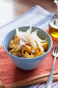 Makaron w sosie dyniowym z szynką parmeńską