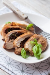 Kurczak faszerowany suszonymi pomidorami i fetą