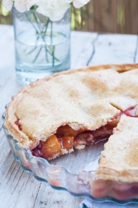 Ciasto brzoskwiniowe z truskawkami (pie)