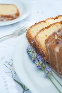 Babka cytrynowo-lawendowa
