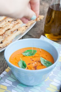 Sezonowa zupa ze świeżych pomidorów