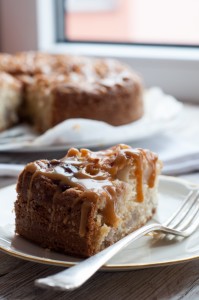 Ciasto z brzoskwiniami (i szczyptą cynamonu)