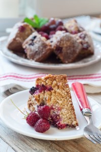 Kokosowe ciasto z owocami (malinami)