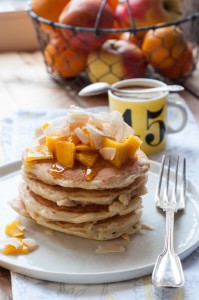 Placuszki z wiórkami i mlekiem kokosowym (kokosowe pancakes)