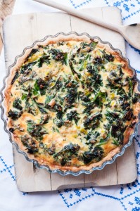 Tarta z jarmużem i porami