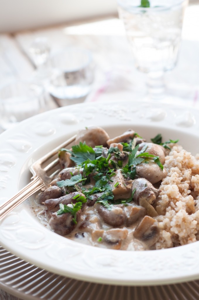 Gulasz z serduszek drobiowych w sosie śmietanowym