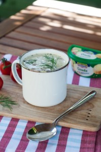 Koperkowa zupa serowa z pomidorami malinowymi