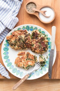 Chlebowe placuszki z jarmużem