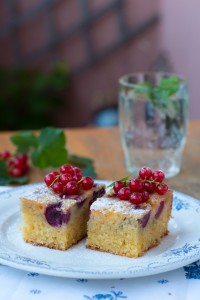 Placek cytrusowy z czereśniami