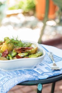 Sałatka ziemniaczana z bobem