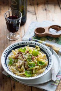 Makaron z brukselką à la carbonara