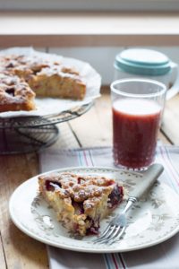 Klasyczny placek ze śliwkami i kruszonką