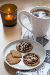 Wegańskie ciasteczka kokosowo-owsiane