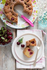 Migdałowe ciasto z wiśniami