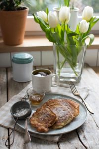 Racuchy drożdżowe z jabłkami