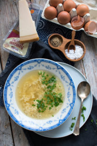 Włoski rosół z kluseczkami