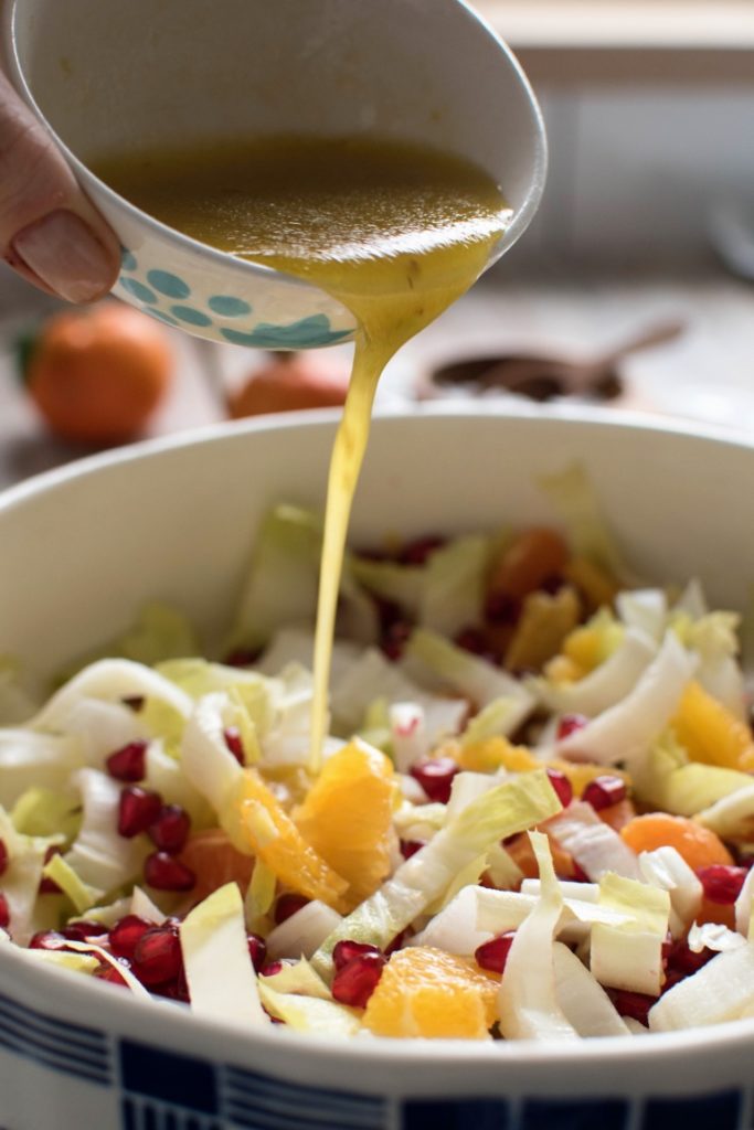 Zimowa surówka z cykorii