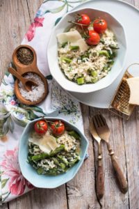 Wiosenne risotto ze szparagami i pesto