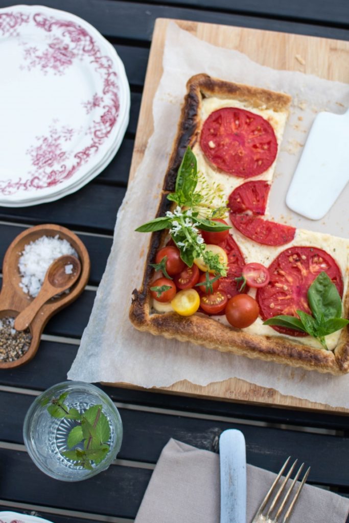 Serowa tarta z pomidorami