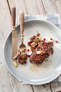 Piersi kaczki w sosie bakaliowym