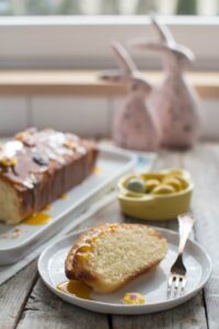 Babka cytrynowa z glazurą mango