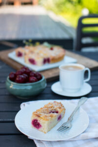 Letnie ciasto z owocami (i bez miksera)