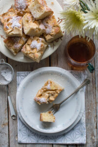 Maślane ciasto ucierane z jabłkami