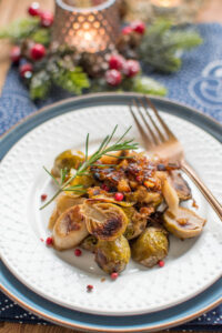 Pieczona brukselka z serową kruszonką