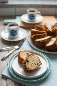 Maślana babka drożdżowa z bakaliami