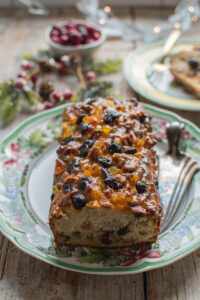 Keks ulubiony pełen bakalii